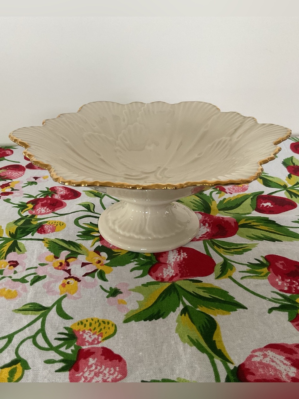 NWOT Lenox Arbor Collection lvory Footed Serving/Candy Compote with Gold Trim